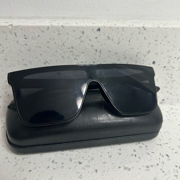 Men’s Gucci Sunglasses SOLD 🕶️ - Picture 5 of 5